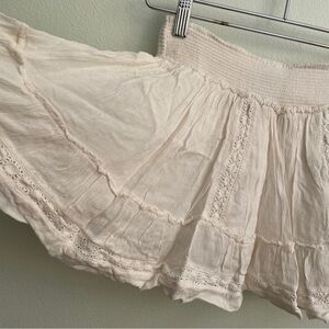 ☁️ White frilly mini skirt